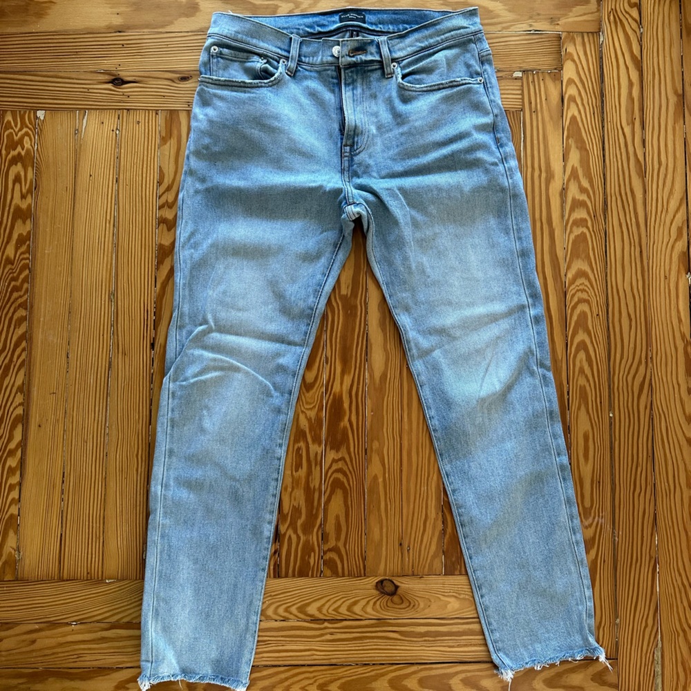 Club Monaco Men's Light Wash Slim Jeans